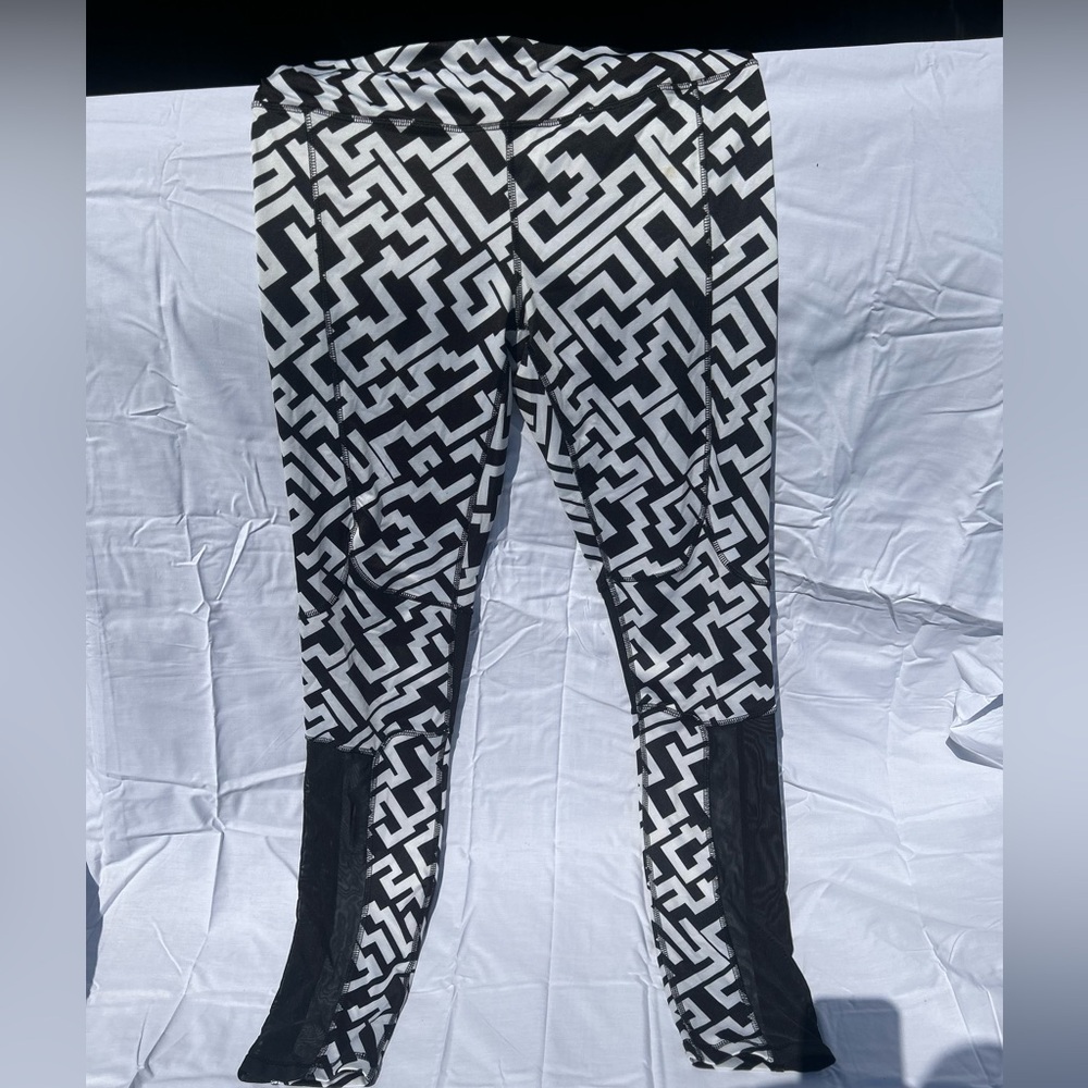 Patterned leggings